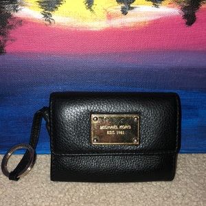 Michael Kors keychain wallet💜